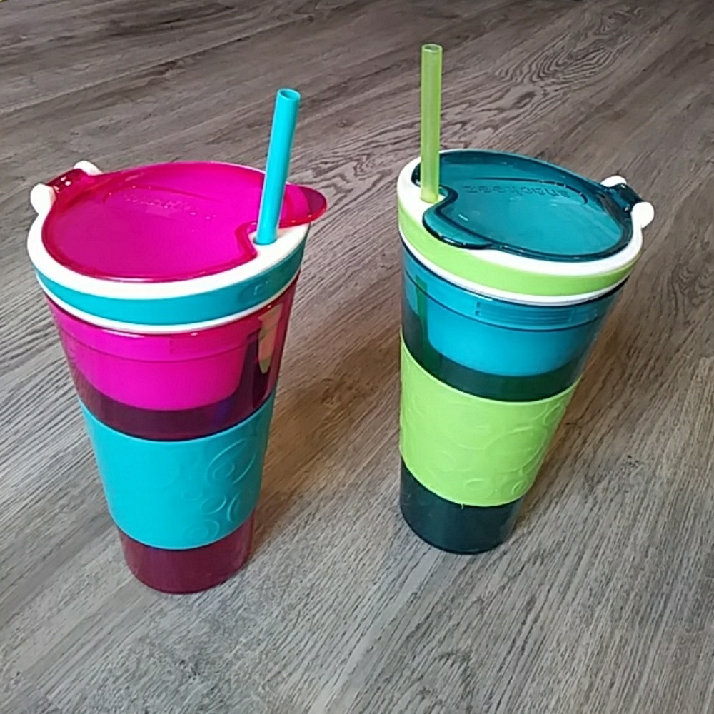 Set of 2 Snackeez drink/snack cups